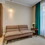 Upstairs Boutique Apartahotel