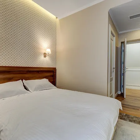 Upstairs Boutique Aparthotel Bucharest
