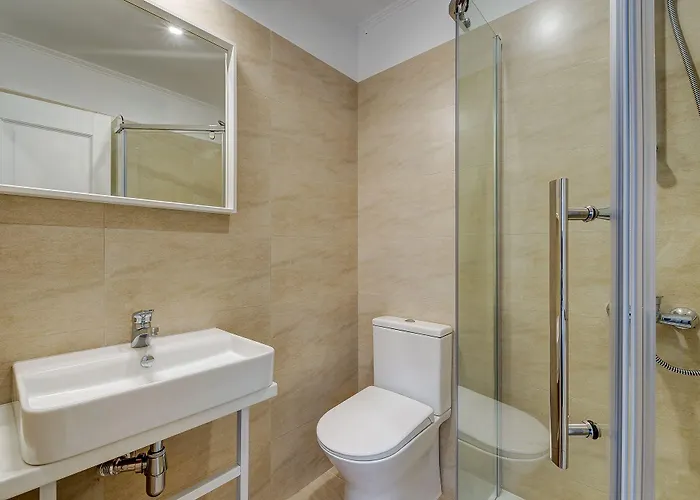 Upstairs Boutique Aparthotel 3*