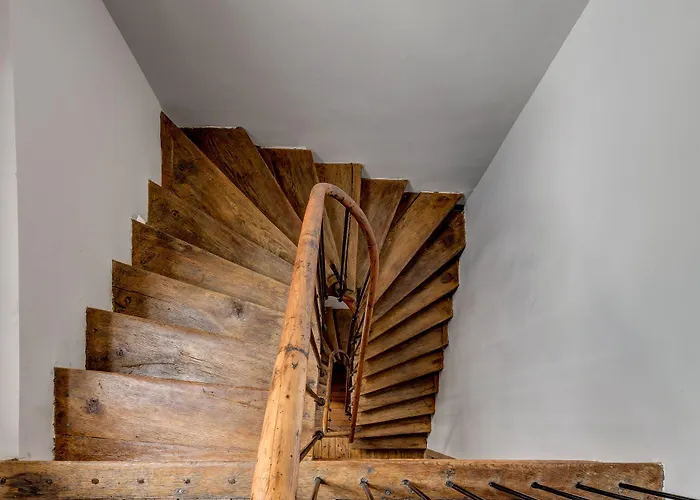 Апарт-готель Upstairs Boutique Бухарест