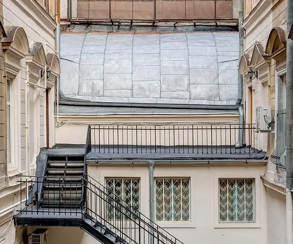 Апарт-готель Upstairs Boutique 3*