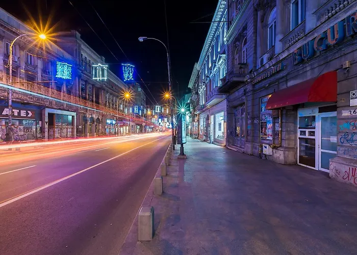 Upstairs Boutique Апарт-готель Бухарест