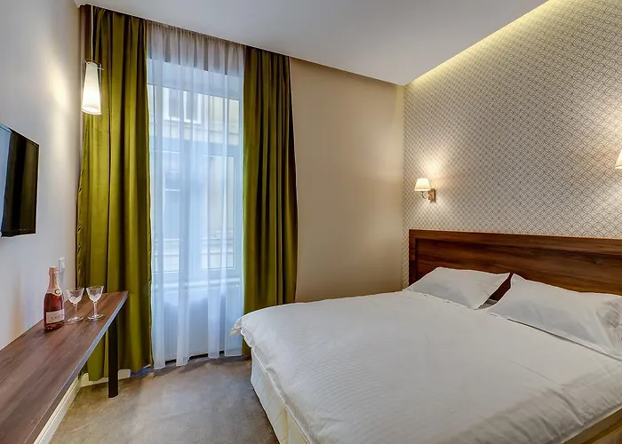 Upstairs Boutique 3* Bukarest
