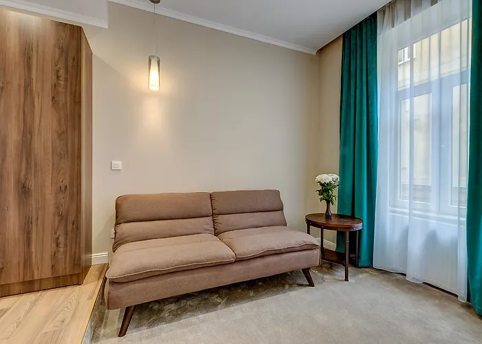 Апарт-готель Upstairs Boutique 3*