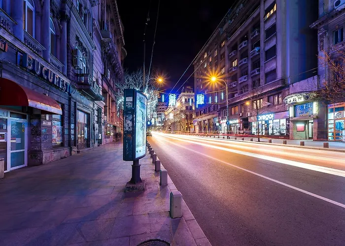 Upstairs Boutique 3* Бухарест