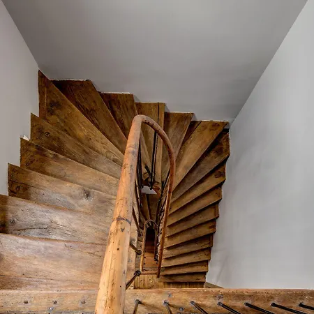 Ξενοδοχείο με διαμερίσματα Upstairs Boutique Βουκουρέστι