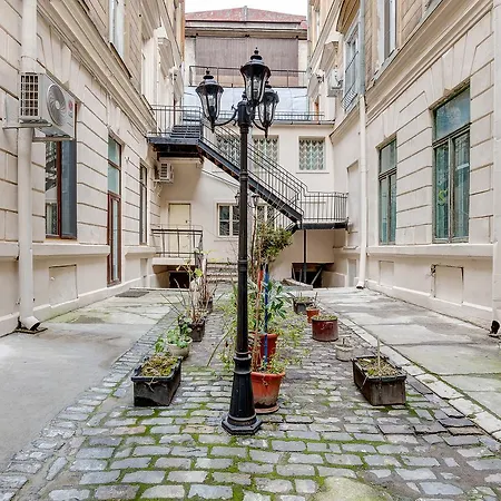 Upstairs Boutique 3* Βουκουρέστι